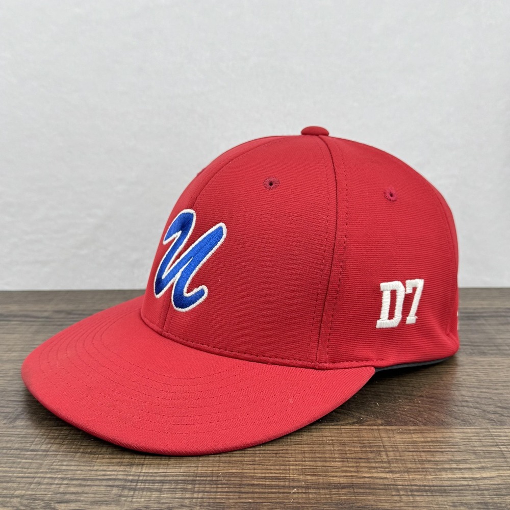 University U Hat Cap Fitted Mens Small Red Baseball D7‎ Script Logo Stretch